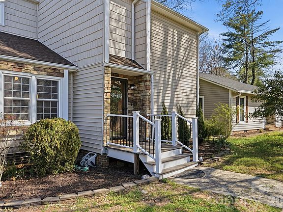 2nd image of 6046 Windjammer Dr