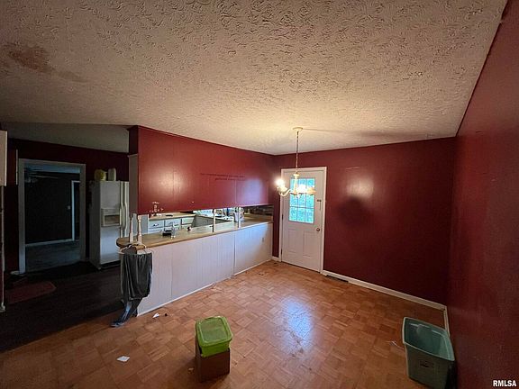 5th image of 302 N Jefferson St