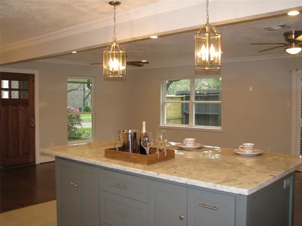 5107 Hialeah Dr, Houston, TX 77092