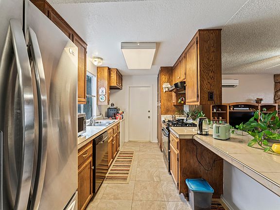 4th image of 9506 E Avenue T6