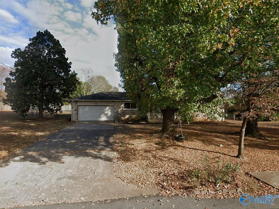 402 Gilmore St