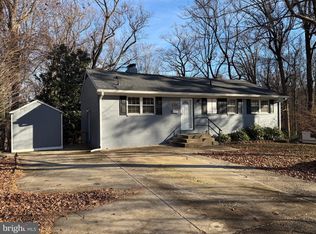 5206 Easton Dr, Springfield, VA 22151