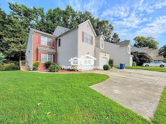 2nd image of 143 Creekshire Cres