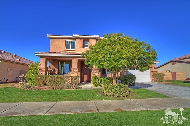 2nd image of 84554 Strada Way