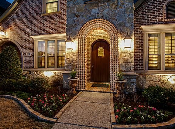 2nd image of 124 Winsley Cir