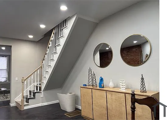 6 bed, $7,500 — Photo 1