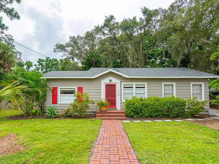 1010 Virginia Dr — Photo 1