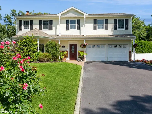 27 Gaynor Avenue, Nesconset, NY 11767