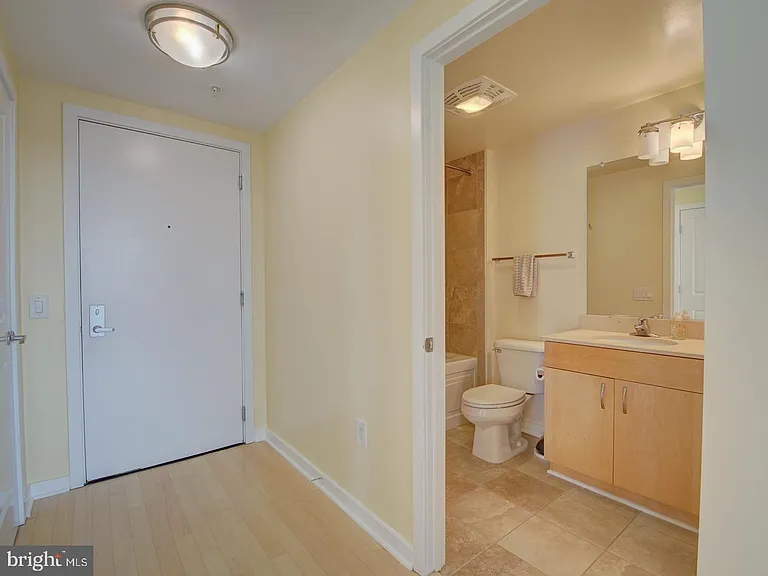 475 K St NW #1224 — Photo 34