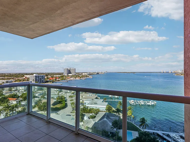 2650 Lake Shore Dr #1202 — Photo 25