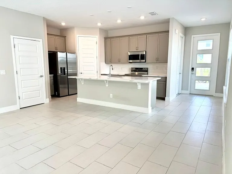 7825 Spectrum Dr — Photo 6