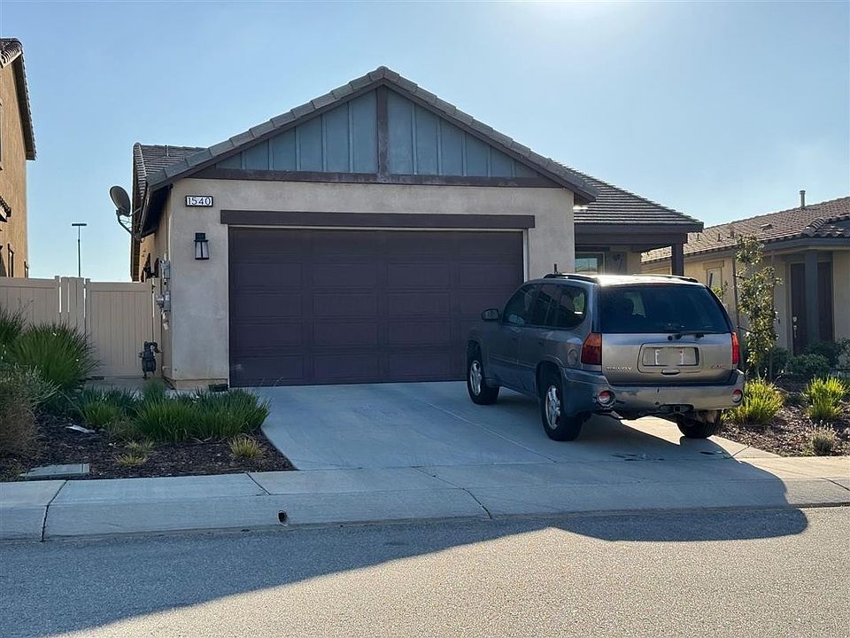 2nd image of 1540 Pinyon Ln