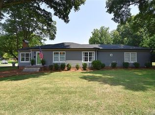 1006 Rogers Lake Rd, Kannapolis, NC 28081