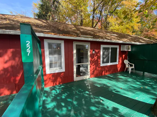 227 Cottage Ln #102-CGV18, Cresco, PA 18326