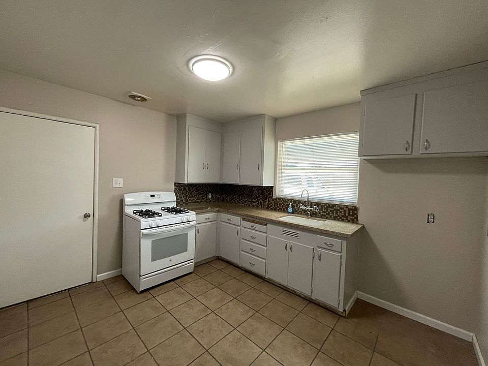 1st image of 3420 Christie Ct