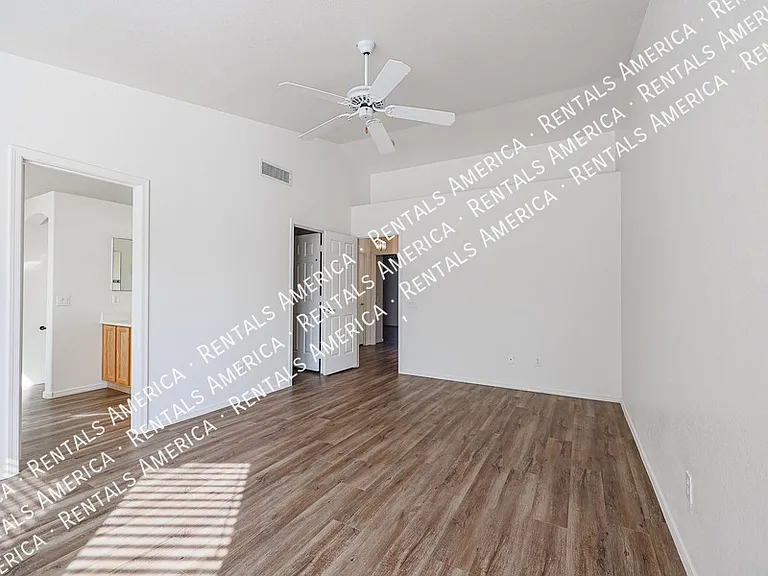 5351 W Saragosa St — Photo 15