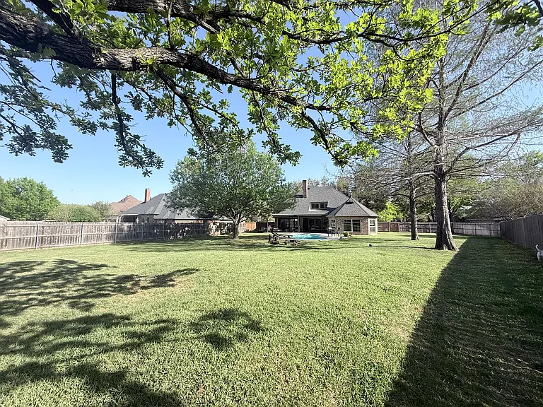 2408 Arbor Trl — Photo 34