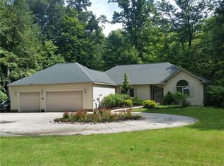 5801 Thomas Rd, Fairview, PA 16415
