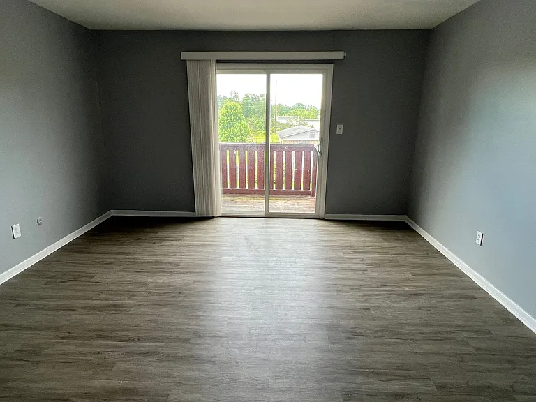 East Ridge Apartments — Photo 22