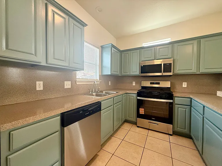 6916 Meador Ave — Photo 5