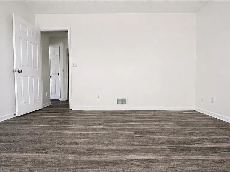 818 Springlake Rd — Photo 22