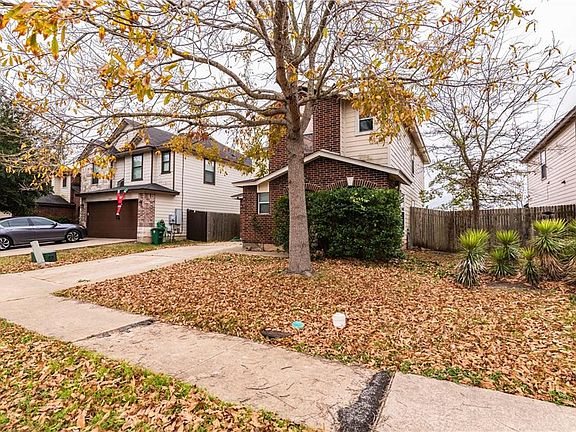 2nd image of 13313 Coomes Dr