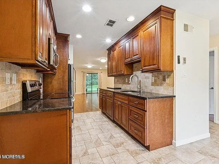 70 Overlook Way #E — Photo 6