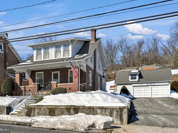 335 Main St, Leesport, PA 19533