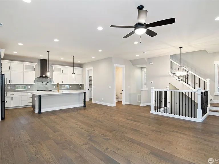 7585 S 130th Pl — Photo 17