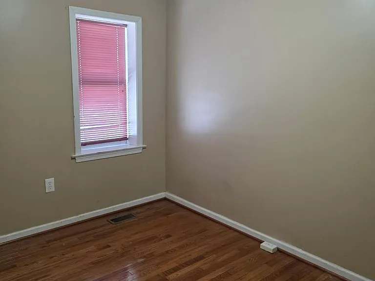 428 S Jackson St — Photo 17
