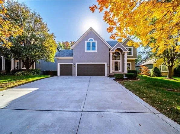 7817 W 143rd Pl, Overland Park, KS 66223