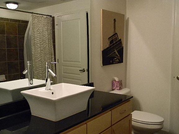 3rd image of 3000 Vanderbilt Pl APT 313
