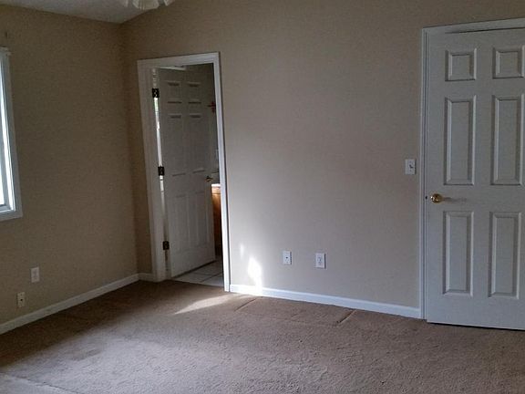 4th image of 935 Pom Ct