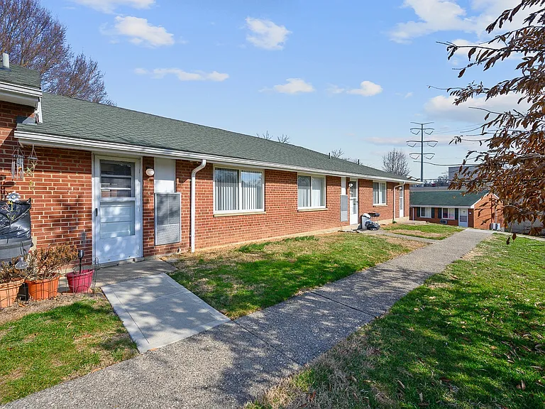 The Estates At Fernview — Photo 39