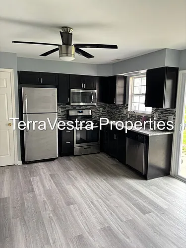 3202 Tall Pnes Photo 1