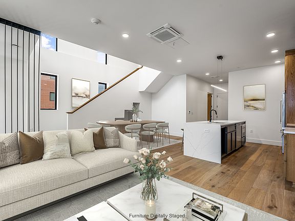 4th image of 905 SE 4th St #114