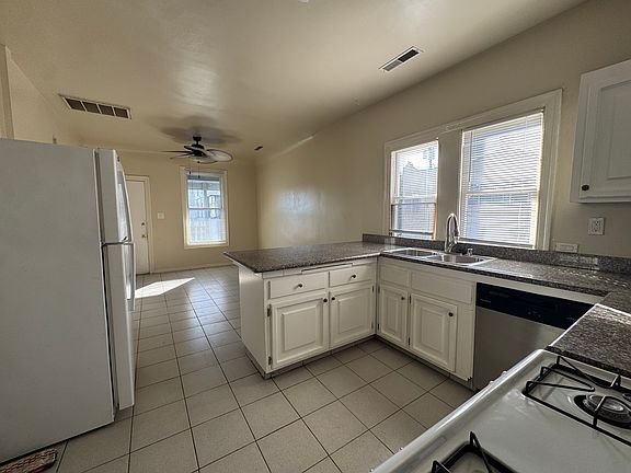 5th image of 494 48th St