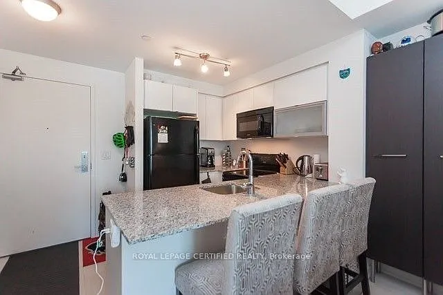 150 E Liberty St #517 — Photo 10