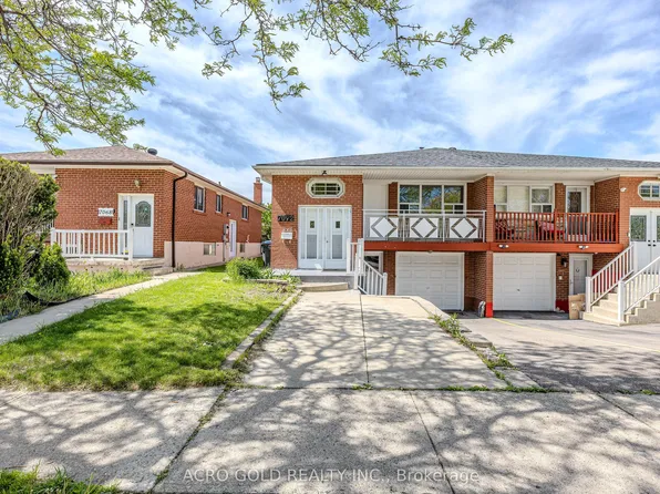 7072 E Magic Ct, Mississauga, ON L4T 3A1