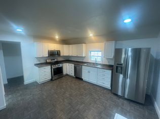 558 Howe St #B, Manchester, NH 03103