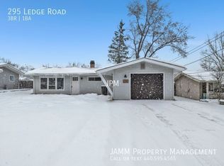 295 Ledge Rd, Northfield, OH 44067