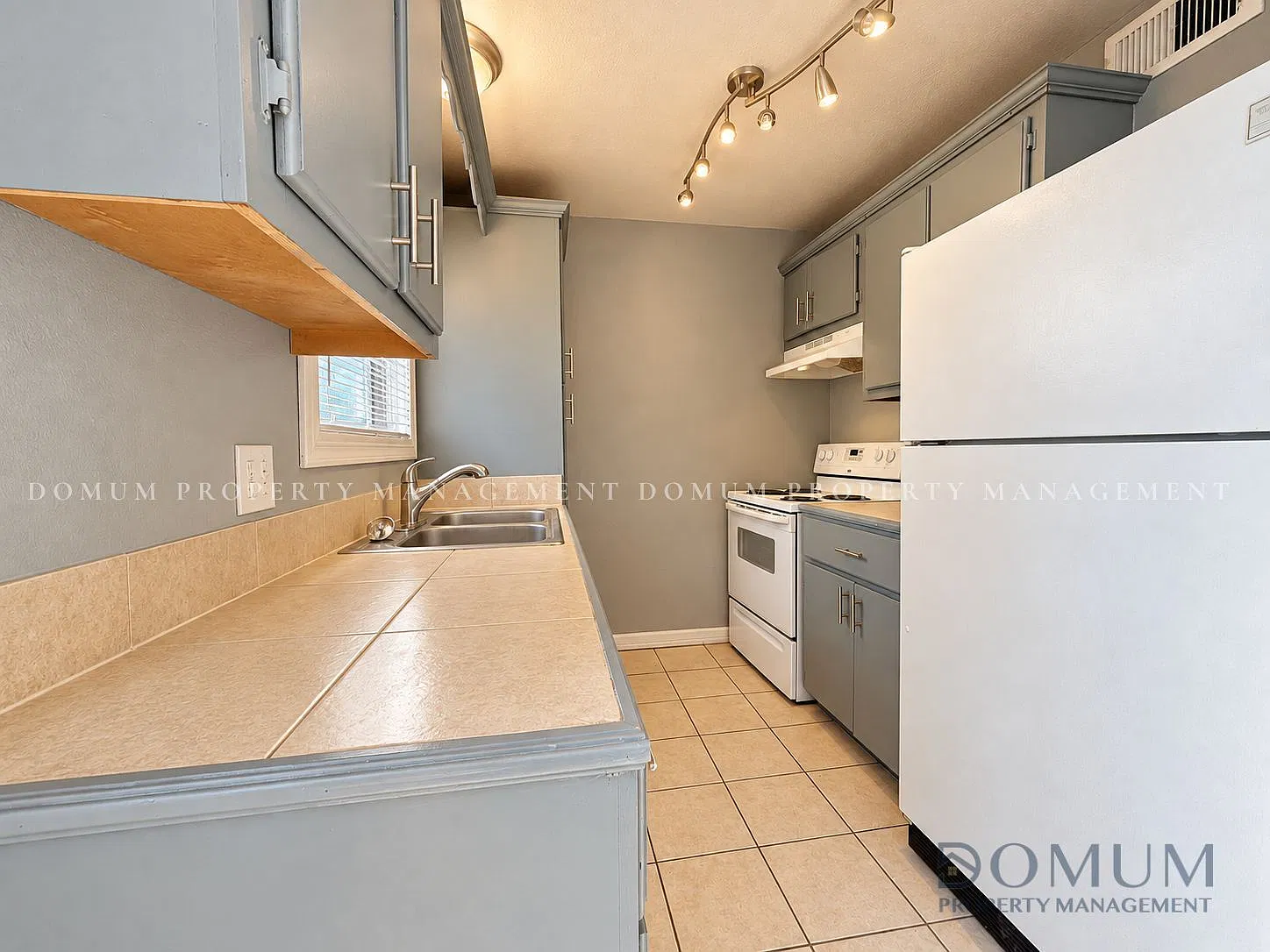2428 Upas Ave — Photo 3