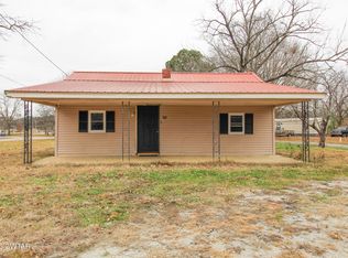 203 Trevathan St, Gleason, TN 38229