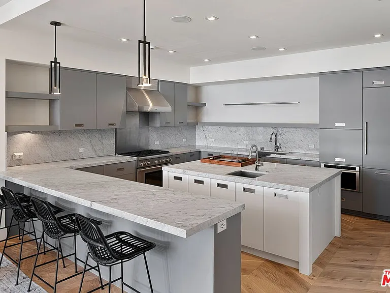 17351 Sunset Blvd #402A — Photo 2