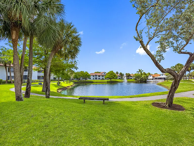 Boca Arbor Club Apartments — Photo 59