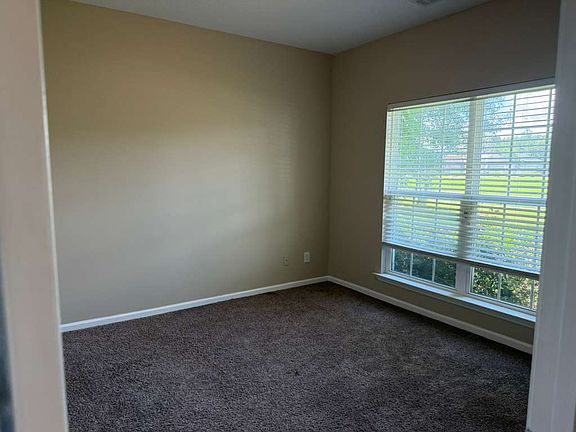 2nd image of 900 Rachel Ln