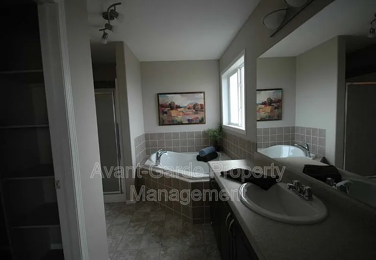 367 Ascott Cres — Photo 16