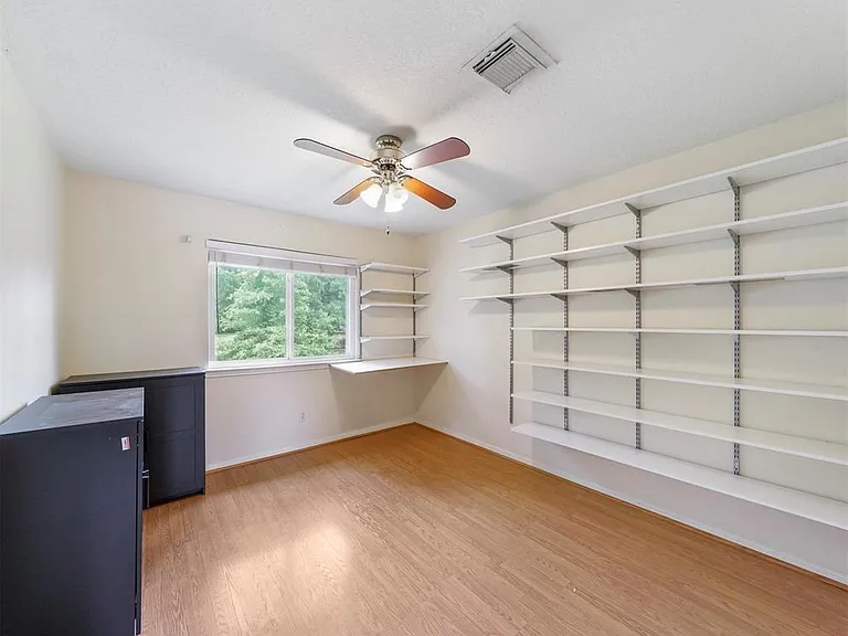 25719 Bearborough Dr — Photo 24