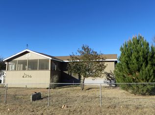 18426 S Quail Rd, Peeples Valley, AZ 86332