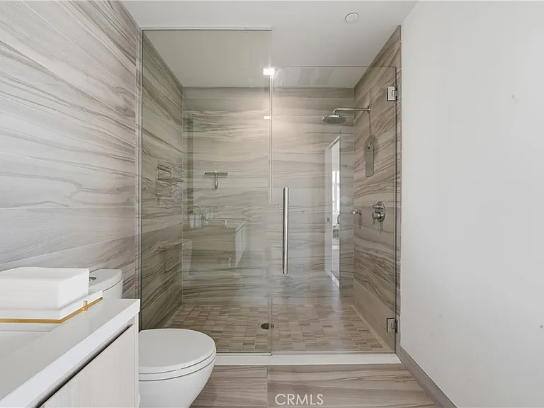 1050 S Grand #1801 — Photo 23